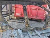 Próg lewy SŁUPEK ŚRODKOWY