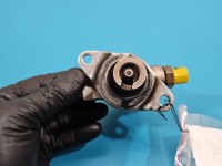 pompka Pompa paliwa Vw Passat B7 2.0 TSI HFS034-135A, 06J127025F Volkswagen