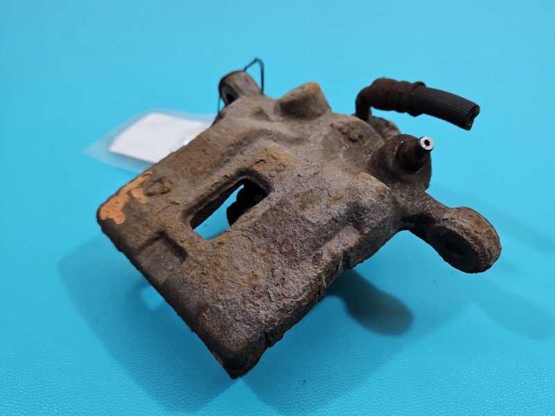 Zacisk tył prawy Subaru Legacy IV 2.0 B boxer kombi