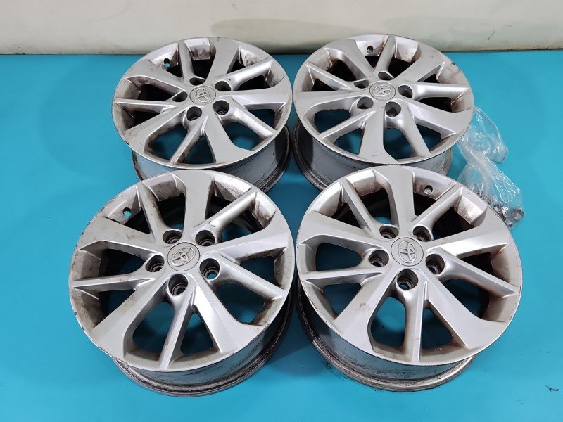 Felgi aluminiowe alufelgi Toyota Auris II Średnica felgi: 16", Szerokość felgi: 6.5", 5x114.3, TOYOTA, 4szt et 45 R16 5X114.3