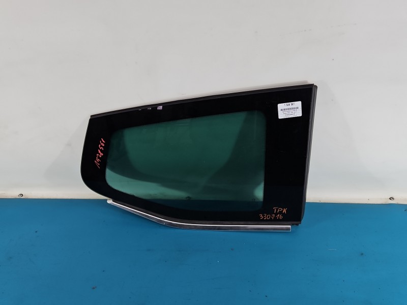 Szyba karoseryjna tył prawa Peugeot 5008 HB