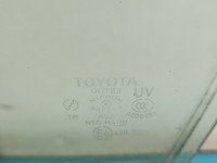 Szyba drzwi przód lewa Toyota Rav4 II 00- HB