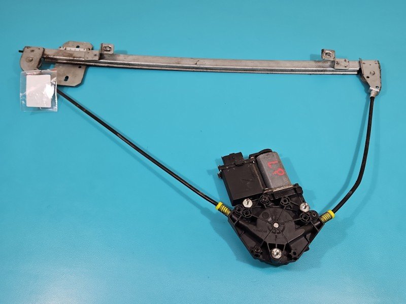 Podnośnik przód lewy Iveco Daily IV 06-14 5d HB