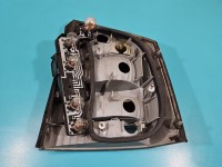 Lampa tył lewa Producent części: OPEL, pęknięty odbłyśnik wewnątrz. Tyc 02-05 HB/SEDAN GTS Opel Vectra C HB