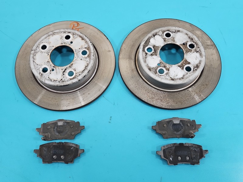 Tarcze hamulcowe tył klocki Toyota Corolla E21 19- 1.8 16V