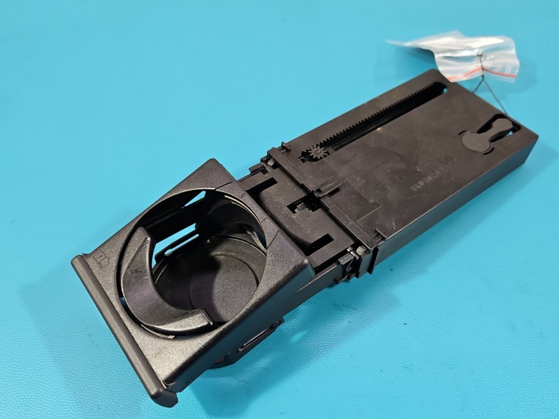 Uchwyt na napoje kubek CUP HOLDER Audi A3 8L 8L0862834F