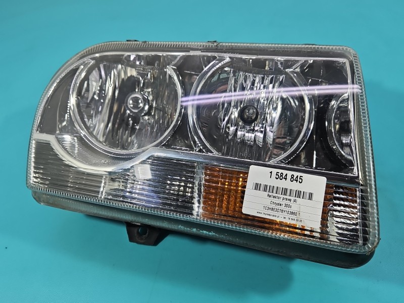 Reflektor prawy lampa przód Chrysler 300c EUROPA 4600250599