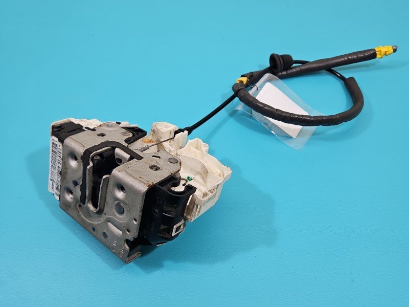 Zamek przód lewy P04589921AE Jeep Grand Cherokee IV WK2 EUROPA Producent części: JEEP, 4 pin Zamek przód lewy P04589921AE Jeep Grand Cherokee IV WK2 EUROPA Producent części: JEEP, 4 pin