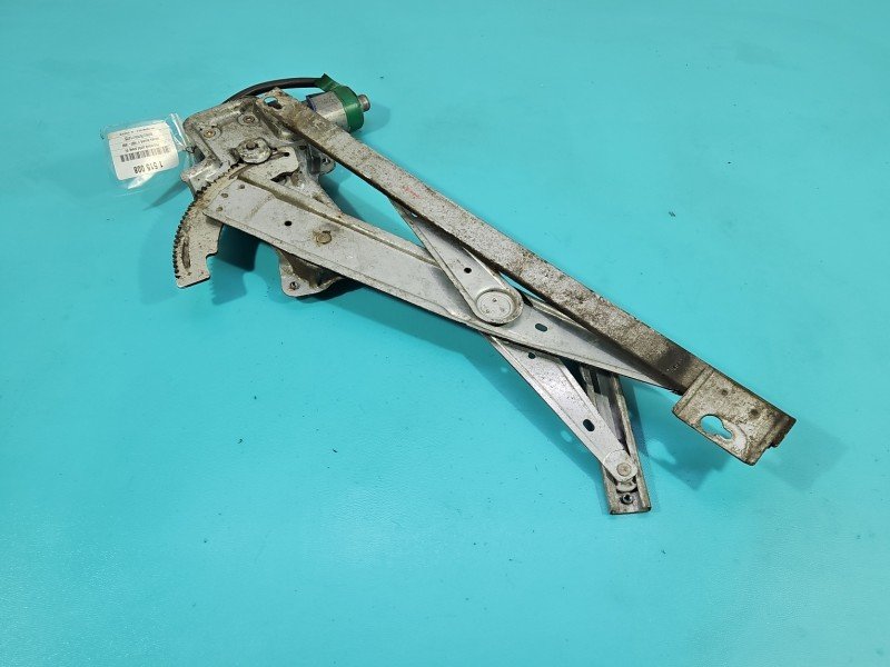 Podnośnik przód prawy Honda Accord V 93-98 Producent części: Honda, 4 PIN 0130821629 4d sedan Podnośnik przód prawy Honda Accord V 93-98 Producent części: Honda, 4 PIN 0130821629 4d sedan