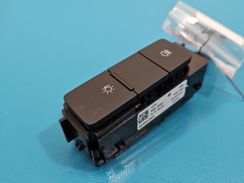 Przełącznik włącznik świateł Skoda Octavia IV 5E4941501