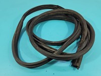 Uszczelka drzwi tył prawa Renault Trafic III