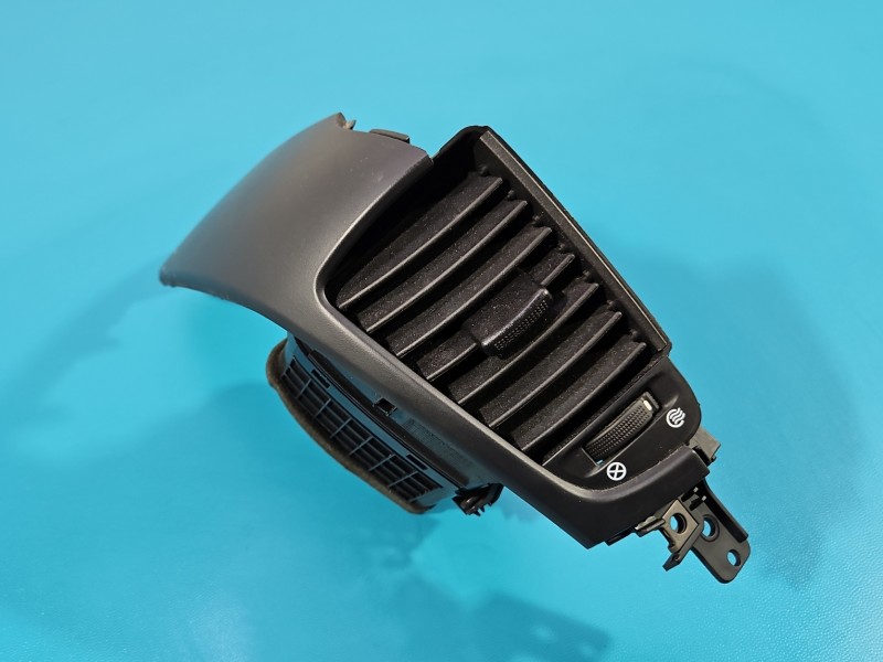 Kratka nawiewu środkowa Kia Sorento I 03-09 97430-3E500, 847.0-3E500 EUROPA