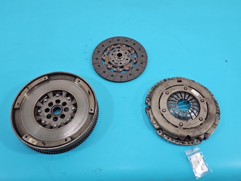 Dwumasa Koło dwumasowe Opel Astra V K 55498479 1.5 cdti