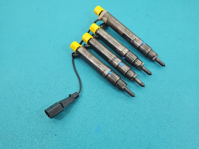 Wtryskiwacz Seat Leon I Toledo II 1.9 tdi 038130202E, 0432193543