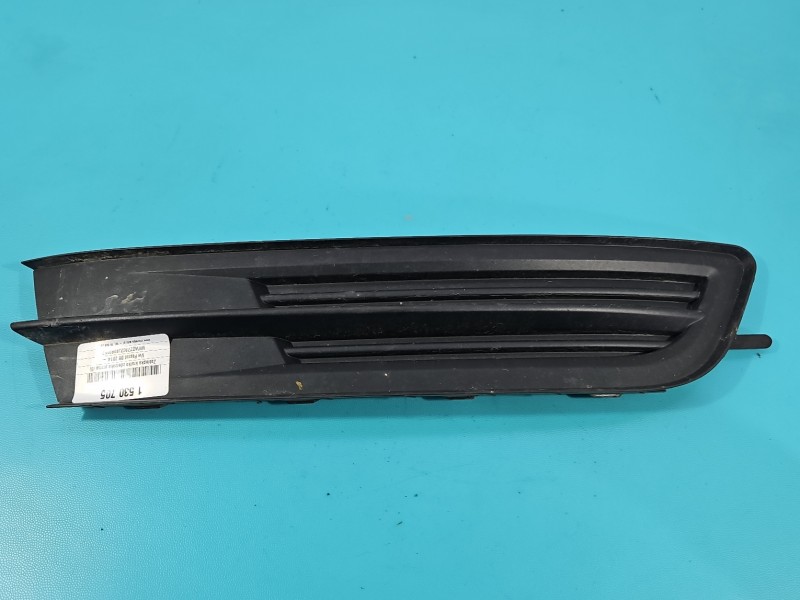 Zaślepka kratka zderzaka prawa atrapa Vw Passat B8 3G0853666B