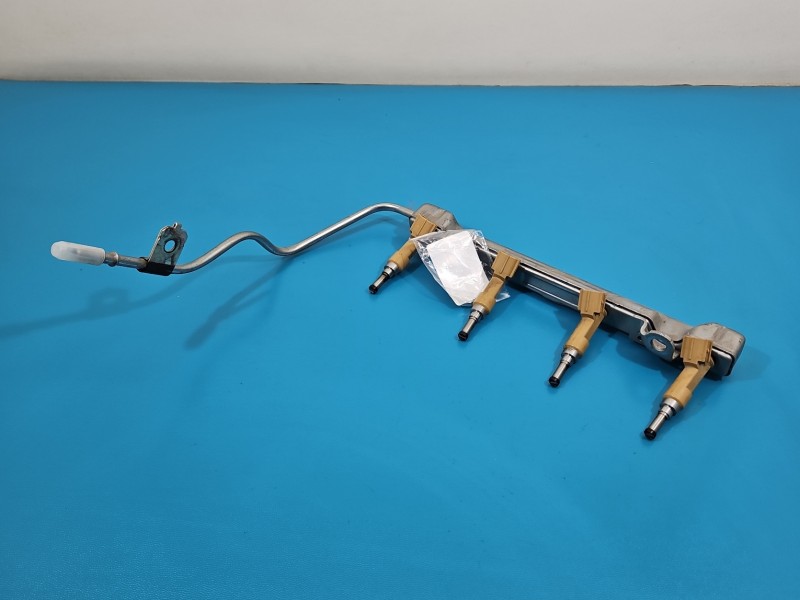 Listwa wtryskowa CZUJNIKI 23250-0T030, 138282711 Toyota Auris II 1.8 hybryda