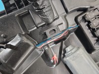 Podnośnik przód prawy SZYBY WINDA Mercedes CLA C118 X118 Mercedes, pęknięty 2 PIN A2478201402, A1187230300, A1779005409 4d sedan