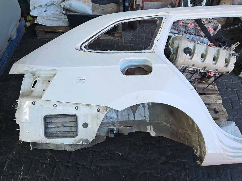 Błotnik tył prawy Skoda Superb III biały LF9E ćwiartka Błotnik tył prawy Skoda Superb III biały LF9E ćwiartka
