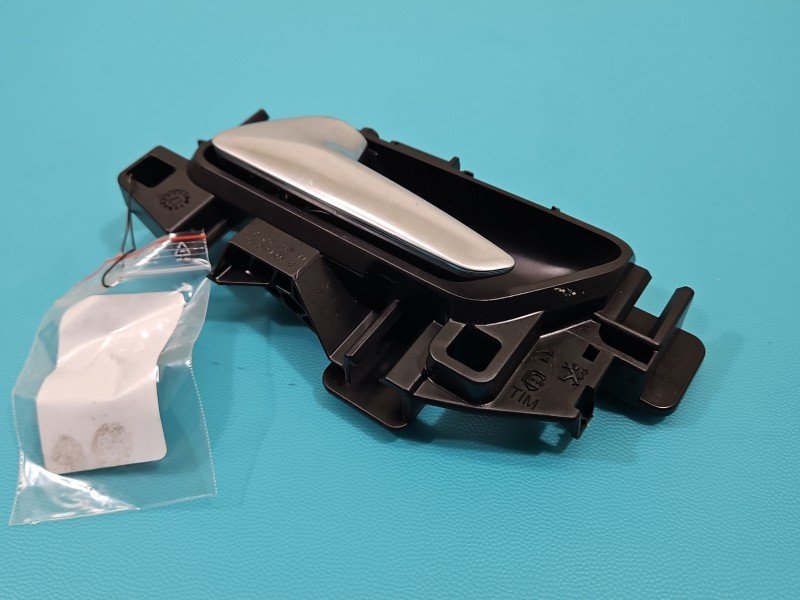 Klamka wewnętrzna tył lewa Peugeot 3008 II 98201553