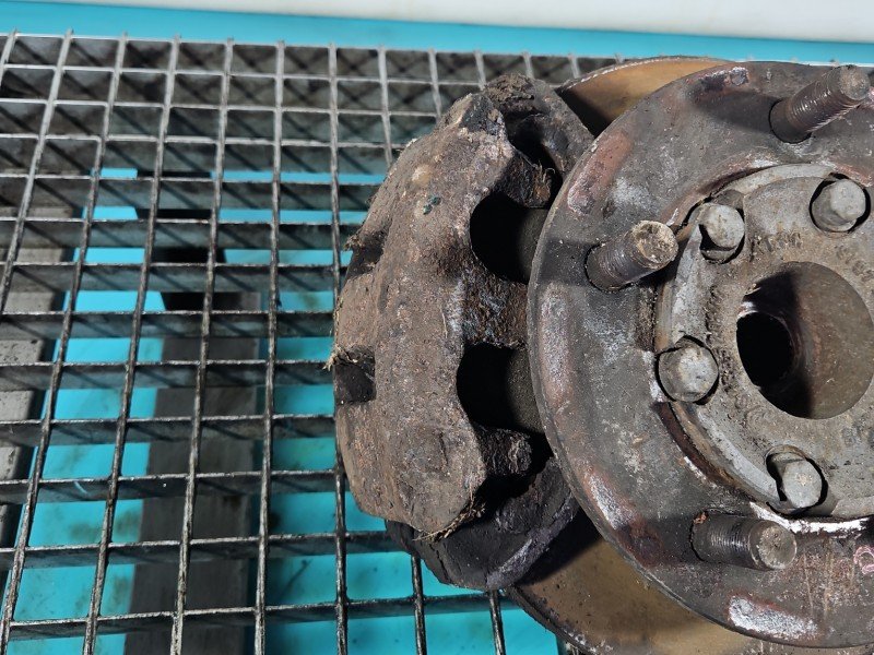 Zacisk przód lewy Renault Master II 2.8 TD