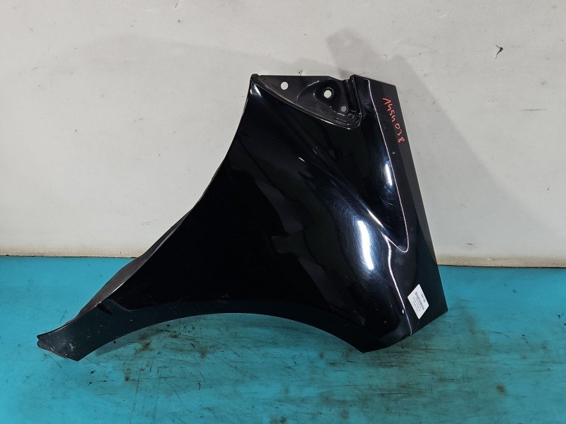 Błotnik przód prawy Mercedes W169 czarny 696