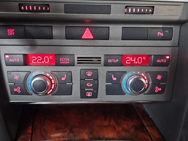 Konsola panel nawiewu Audi A6 C6 4F1820043S