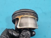 Tłok Opel Astra V K 1.4 T 125KM