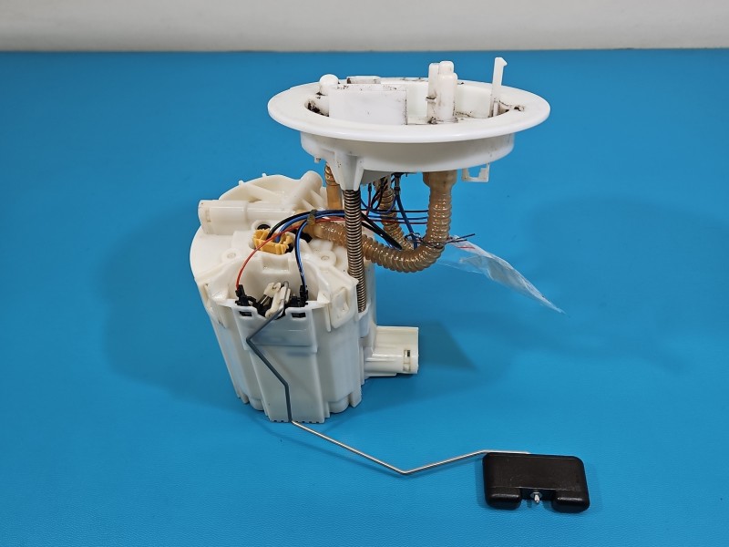 pompka Pompa paliwa AUDI A4 B8 2.0 tdi 8K0919050H Producent części: Audi, Diesel