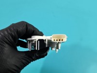 Siłownik klapki wlewu paliwa Mitsubishi Outlander III 12-