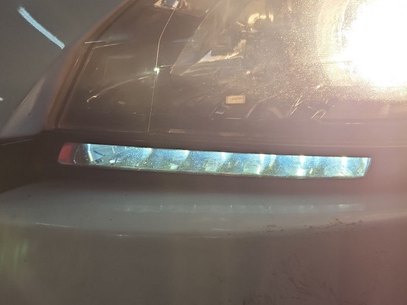 Światło jazdy dziennej lewe Renault Megane III 266051882R