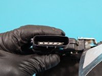 Zamek przód lewy Kia Carens III 06-13 EUROPA Producent części: KIA, 6 pin