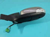 Lusterko lewe VOLVO V70 III 8pin, rysy na obudowie. Dwie rysy na szkle o długości dwóch centymetrów 472-46 europa