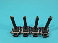 Cewka zapłonowa Audi A8 D2 058905105 4.2 V8 Producent części: Audi, Europejska, 4szt. Uszkodzona osłona gumowa na jednej cewce