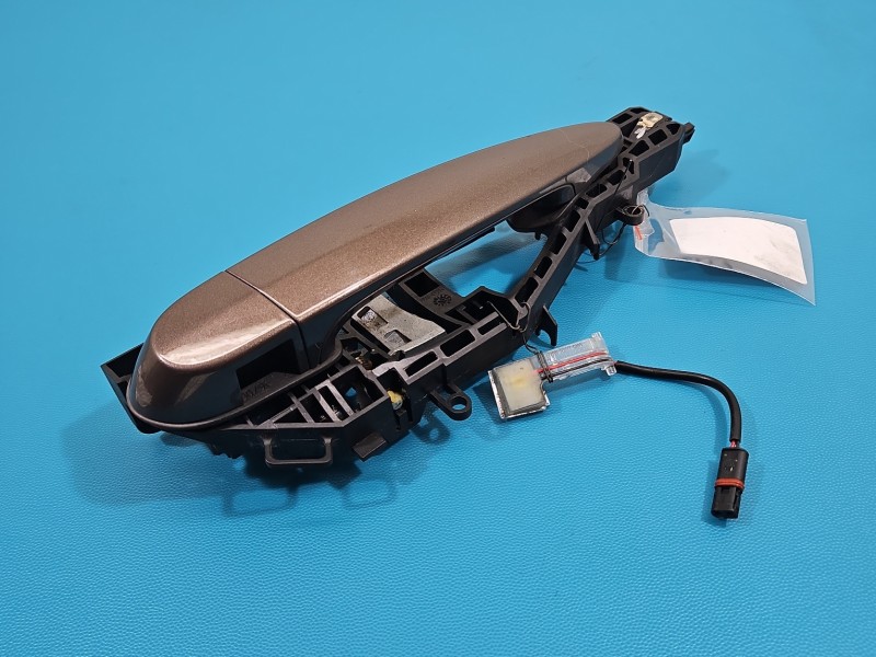 Klamka przód prawa zewnętrzna bmw F30