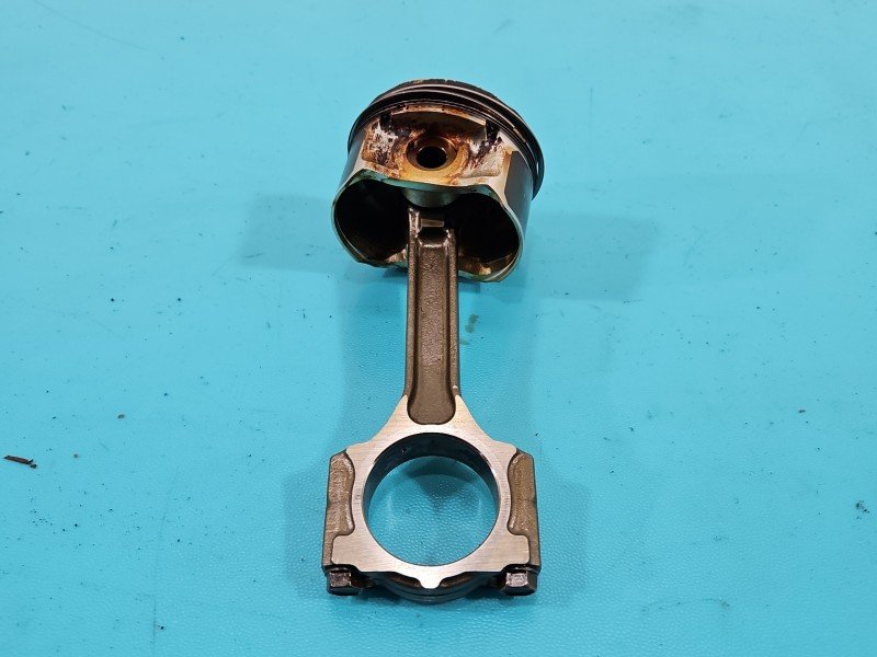 Tłok Nissan Juke I F15 10-19 1.6 16V (Hr16) 117KM