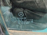 Szyba drzwi tył prawa Mercedes 124 sedan