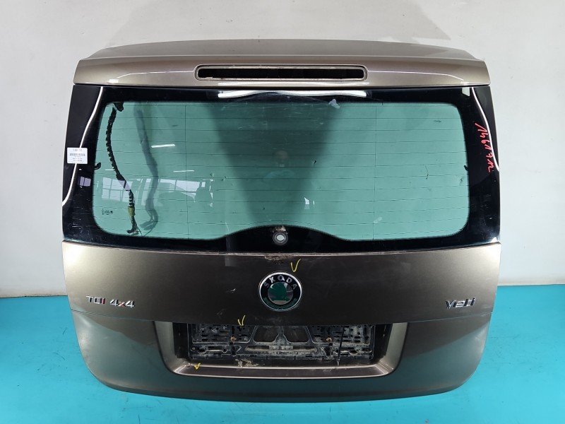 Klapa tył Skoda Yeti HB 5d brązowy LF8N Klapa tył Skoda Yeti HB 5d brązowy LF8N
