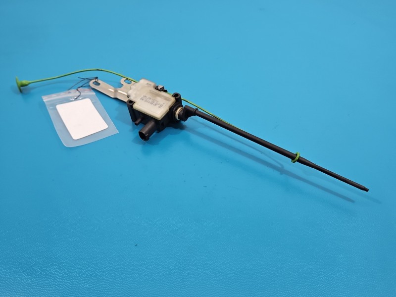 Siłownik klapki wlewu paliwa BMW X6 E71 7190533