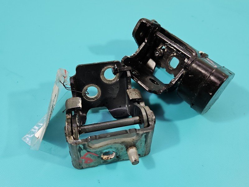 Zawias drzwi przód lewy Citroen C5 II X7 Zawias drzwi przód lewy Citroen C5 II X7