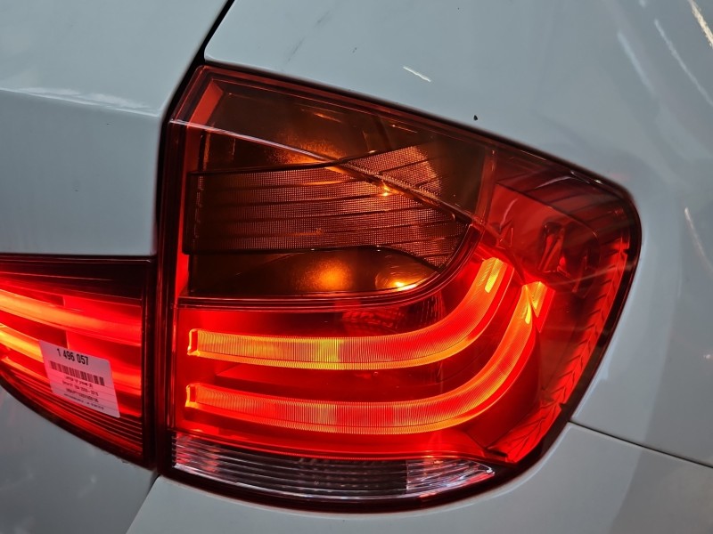 Lampa tył prawa Producent części: BMW, LCI LIFT ZEWNĘTRZNA W BŁOTNIK LED BMW X1 E84 HB
