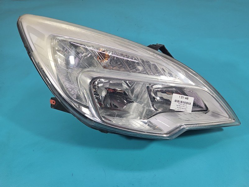 Reflektor prawy lampa przód Opel Meriva B 10-17 EUROPA