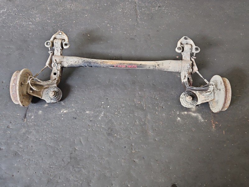 Tylna belka oś tył Opel Astra III H 1.4 16V