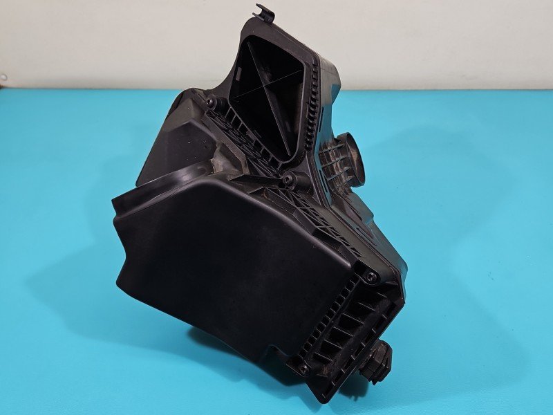 Obudowa filtra powietrza AUDI Q5 08- 8K0133837BJ, 8K0133843M 2.0 tfsi
