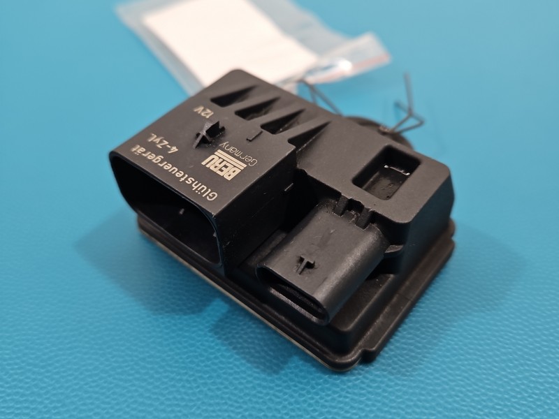 Przekaźnik świec żarowych bmw F30 8570087