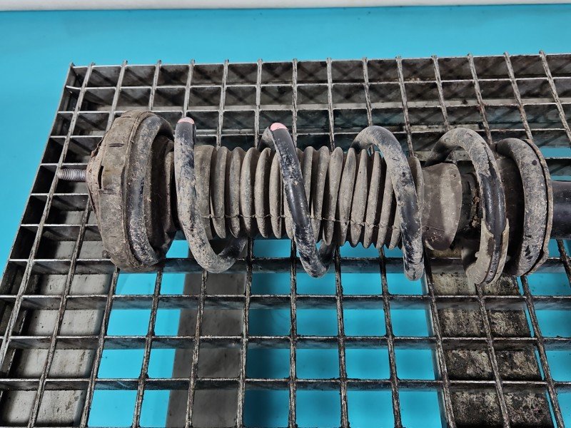 Sprężyna przód przednia infiniti Q50 I 13-17 2.0 T Sprężyna przód przednia infiniti Q50 I 13-17 2.0 T