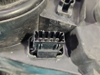 Reflektor prawy lampa przód Volvo V70 II EUROPA