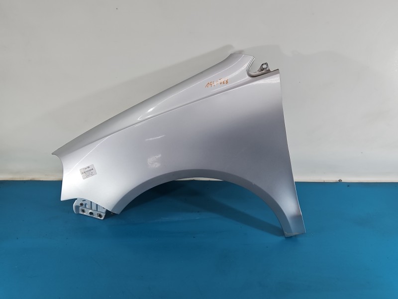 Błotnik przód lewy Vw Polo IV 9N srebrny