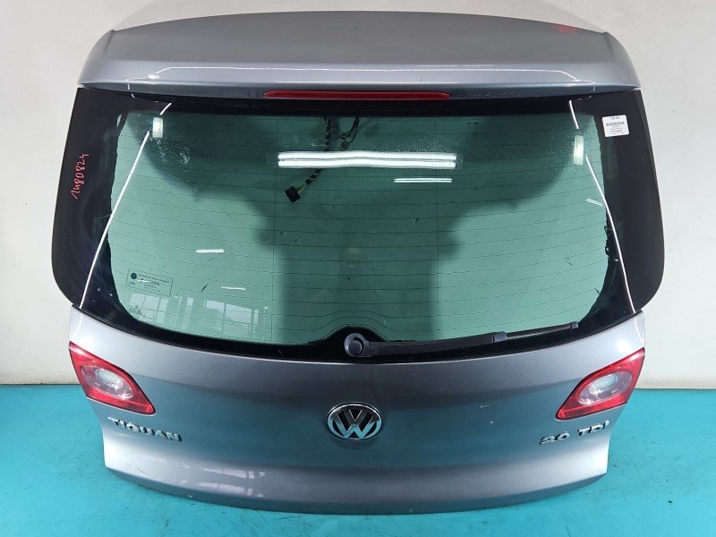 Klapa tył Vw Tiguan I 07- HB 5d srebrny LR7N Klapa tył Vw Tiguan I 07- HB 5d srebrny LR7N