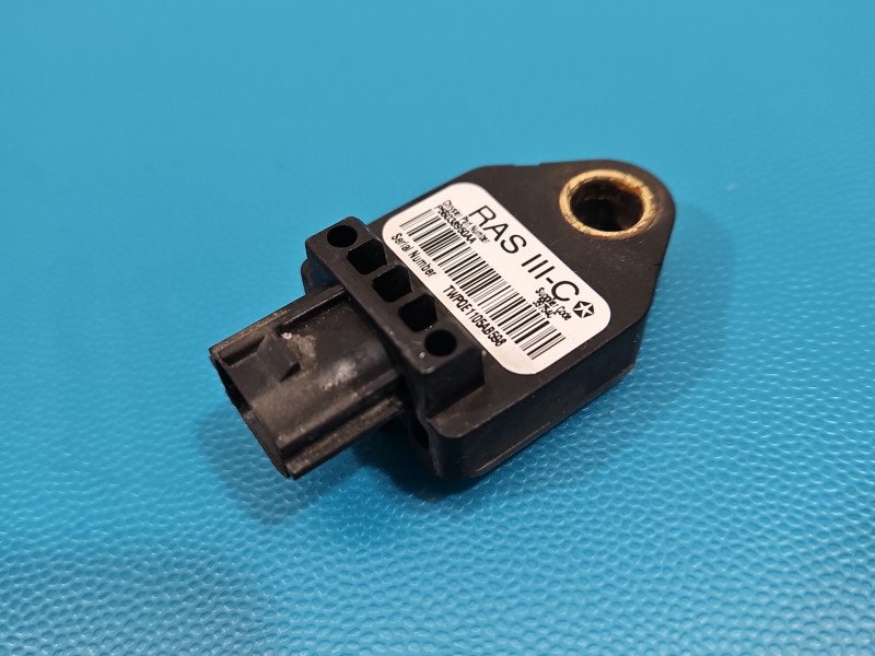 Czujnik uderzeniowy Fiat Freemont P55038950AA uderzenia