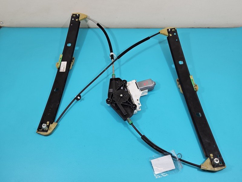 Podnośnik przód lewy AUDI Q5 08- 8R0837461G 5d Podnośnik przód lewy AUDI Q5 08- 8R0837461G 5d